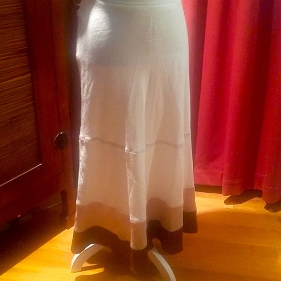 🥀White & Tan maxi skirt - Picture 3 of 4